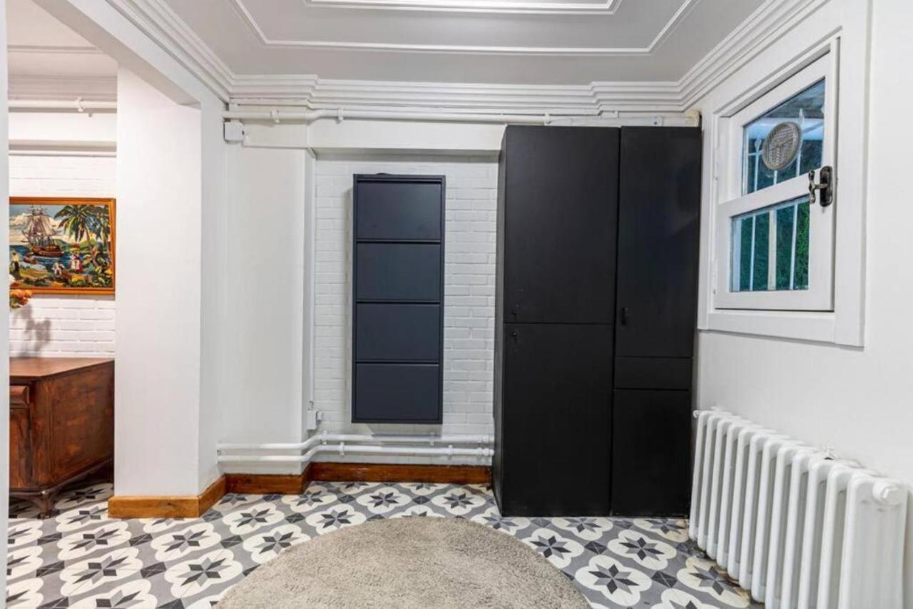 Historical 4-Br Home Steps From Besiktas Stadium & Bosphorus Views - Prime Nisantasi Location! Provincia di Provincia di Istanbul Esterno foto