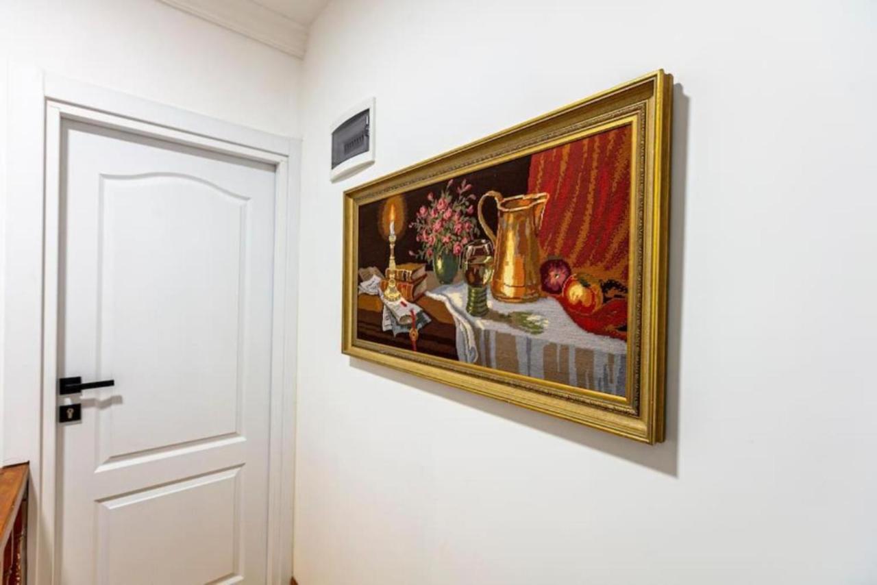 Historical 4-Br Home Steps From Besiktas Stadium & Bosphorus Views - Prime Nisantasi Location! Provincia di Provincia di Istanbul Esterno foto
