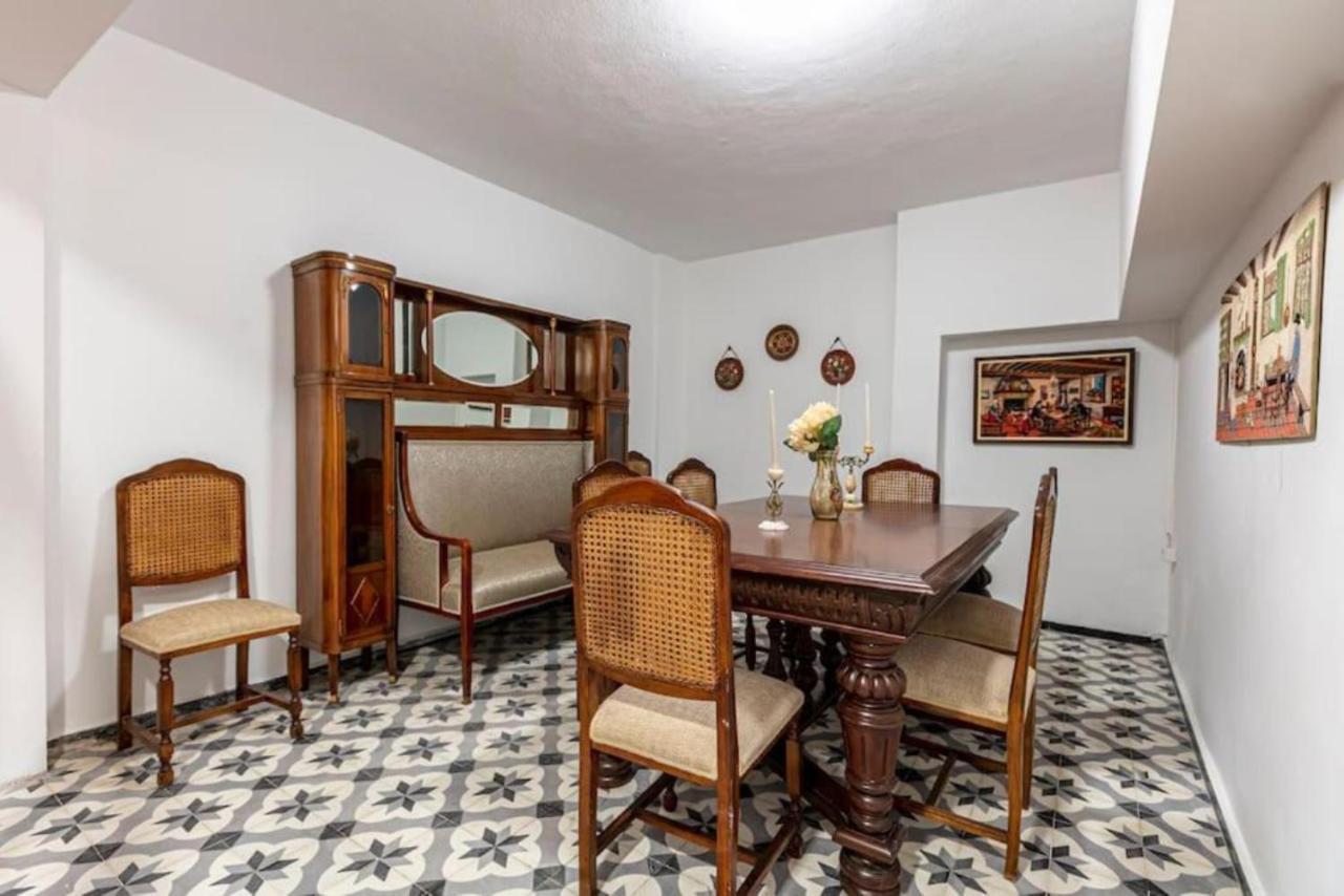 Historical 4-Br Home Steps From Besiktas Stadium & Bosphorus Views - Prime Nisantasi Location! Provincia di Provincia di Istanbul Esterno foto