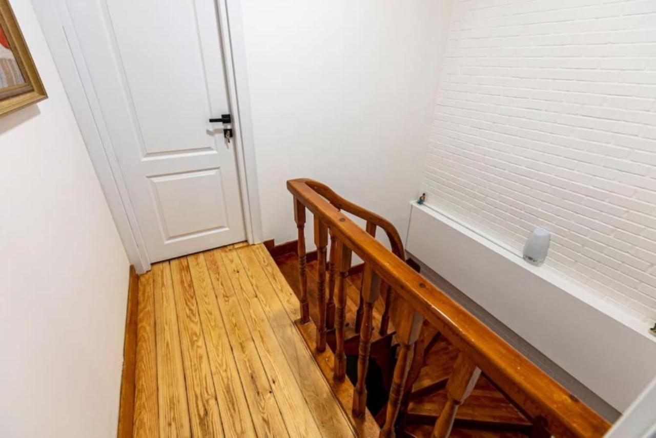 Historical 4-Br Home Steps From Besiktas Stadium & Bosphorus Views - Prime Nisantasi Location! Provincia di Provincia di Istanbul Esterno foto