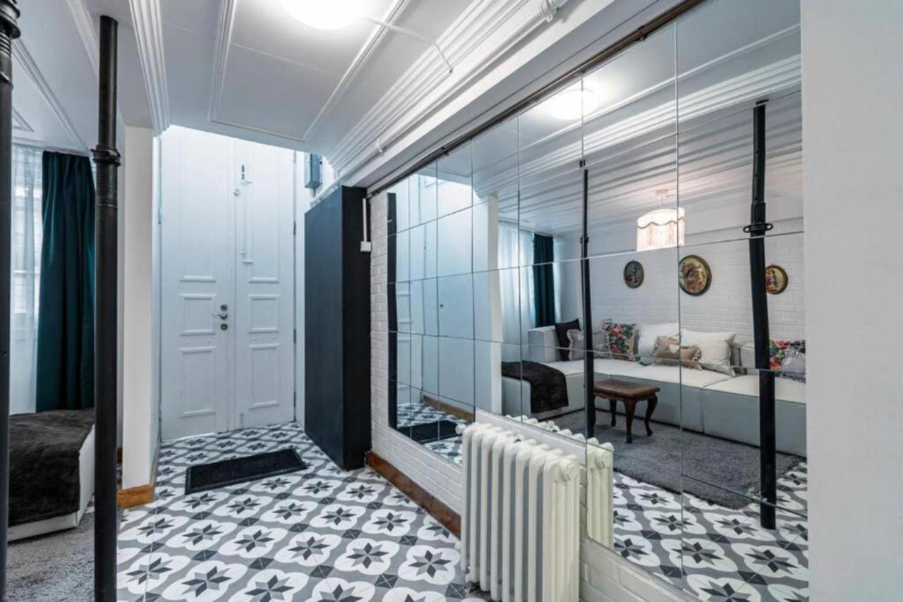 Historical 4-Br Home Steps From Besiktas Stadium & Bosphorus Views - Prime Nisantasi Location! Provincia di Provincia di Istanbul Esterno foto