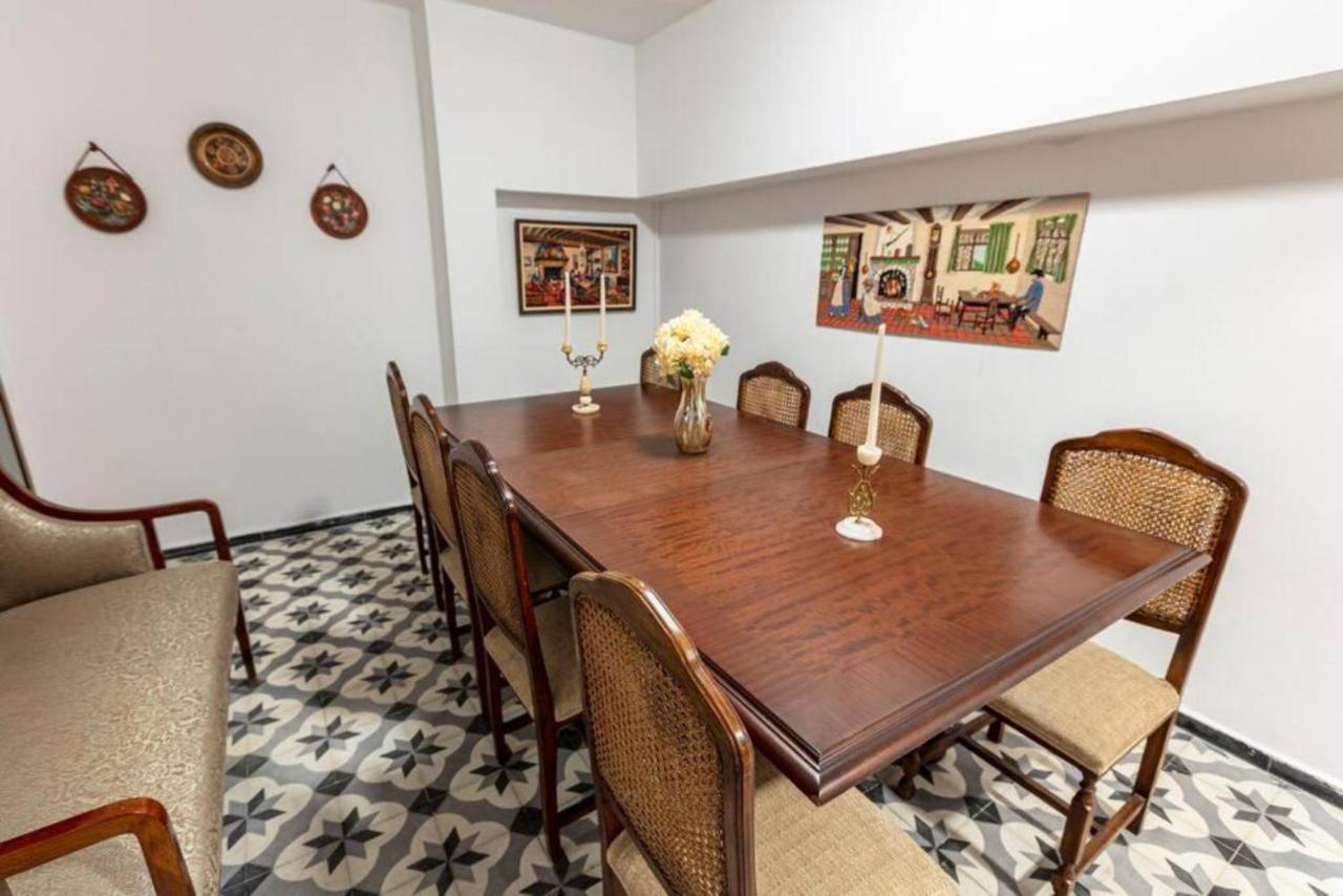 Historical 4-Br Home Steps From Besiktas Stadium & Bosphorus Views - Prime Nisantasi Location! Provincia di Provincia di Istanbul Esterno foto