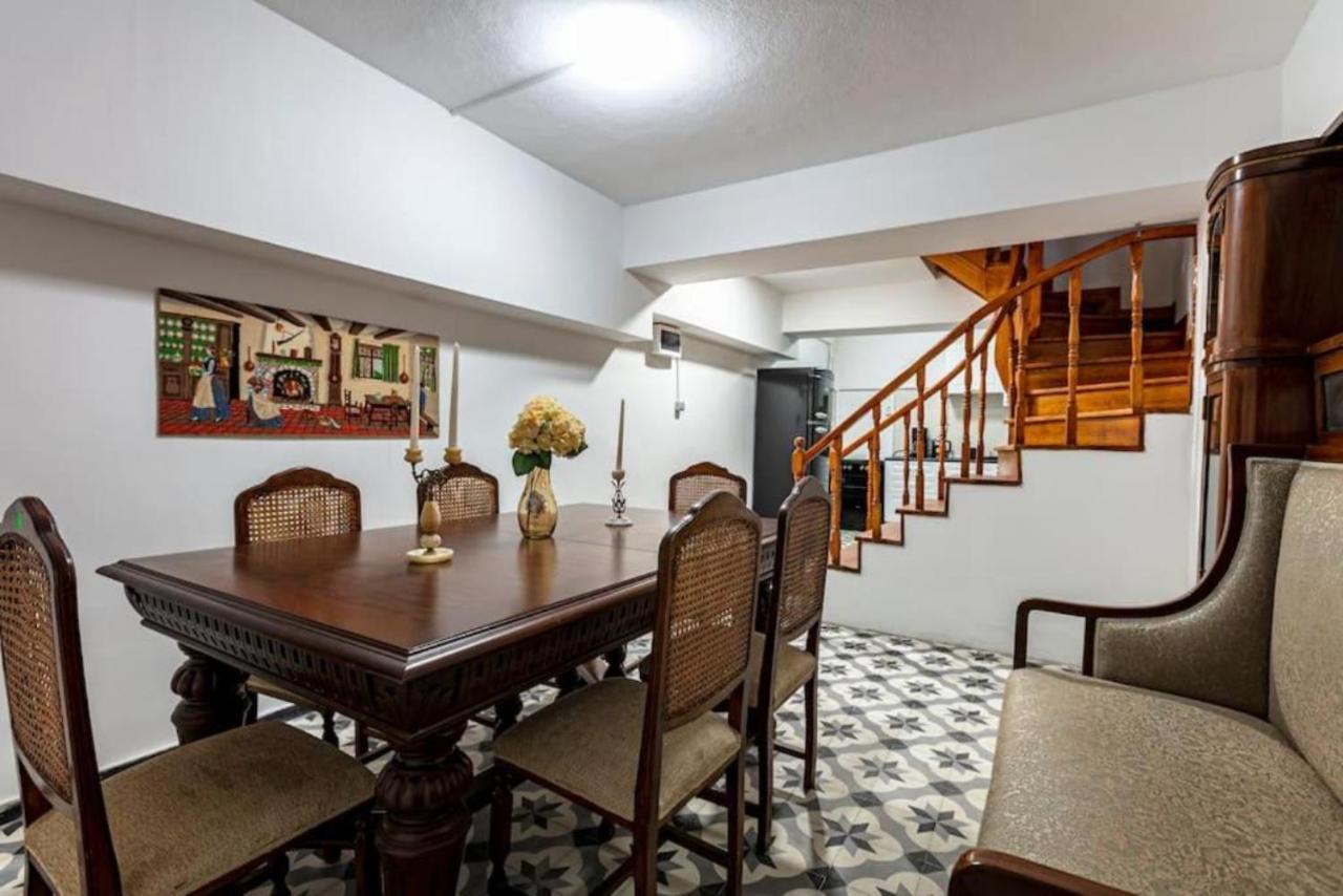 Historical 4-Br Home Steps From Besiktas Stadium & Bosphorus Views - Prime Nisantasi Location! Provincia di Provincia di Istanbul Esterno foto