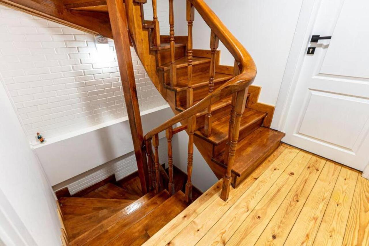 Historical 4-Br Home Steps From Besiktas Stadium & Bosphorus Views - Prime Nisantasi Location! Provincia di Provincia di Istanbul Esterno foto